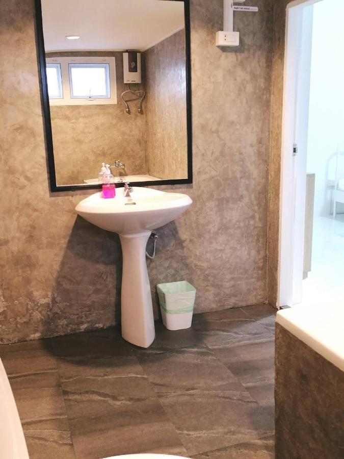 Room79 Phuket Kültér fotó